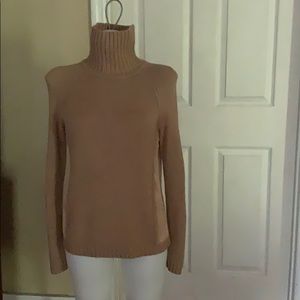 Women M tan turtleneck sweater